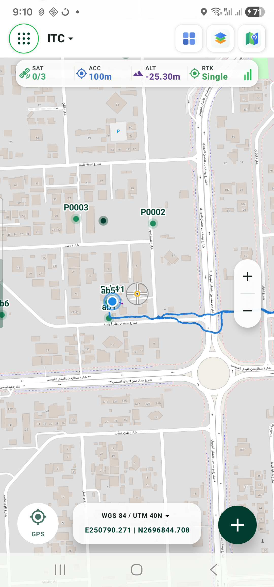 SurveyTerra live field map with survey points, GNSS accuracy and RTK status